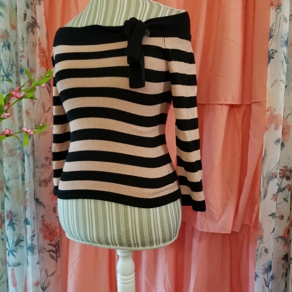 🌻🌺🌻BEBE CASHMERE AND SILK BLEND SWEATER!! - Picture 3 of 5